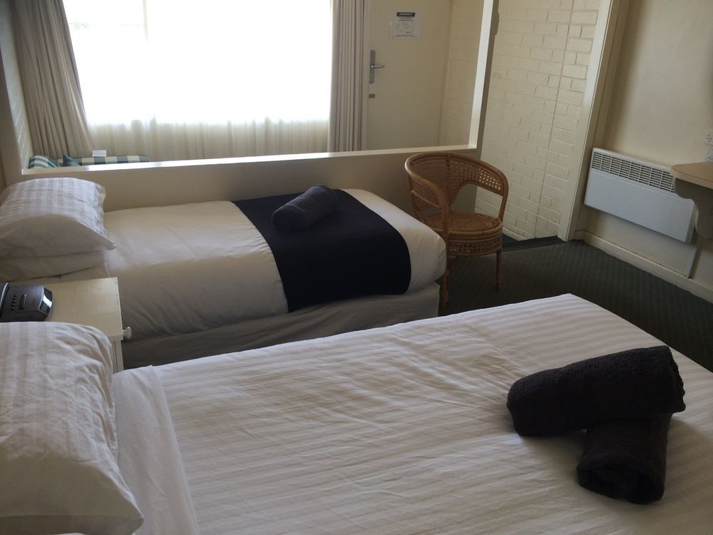 Abel Tasman Airport Motor Inn Launceston Bagian luar foto