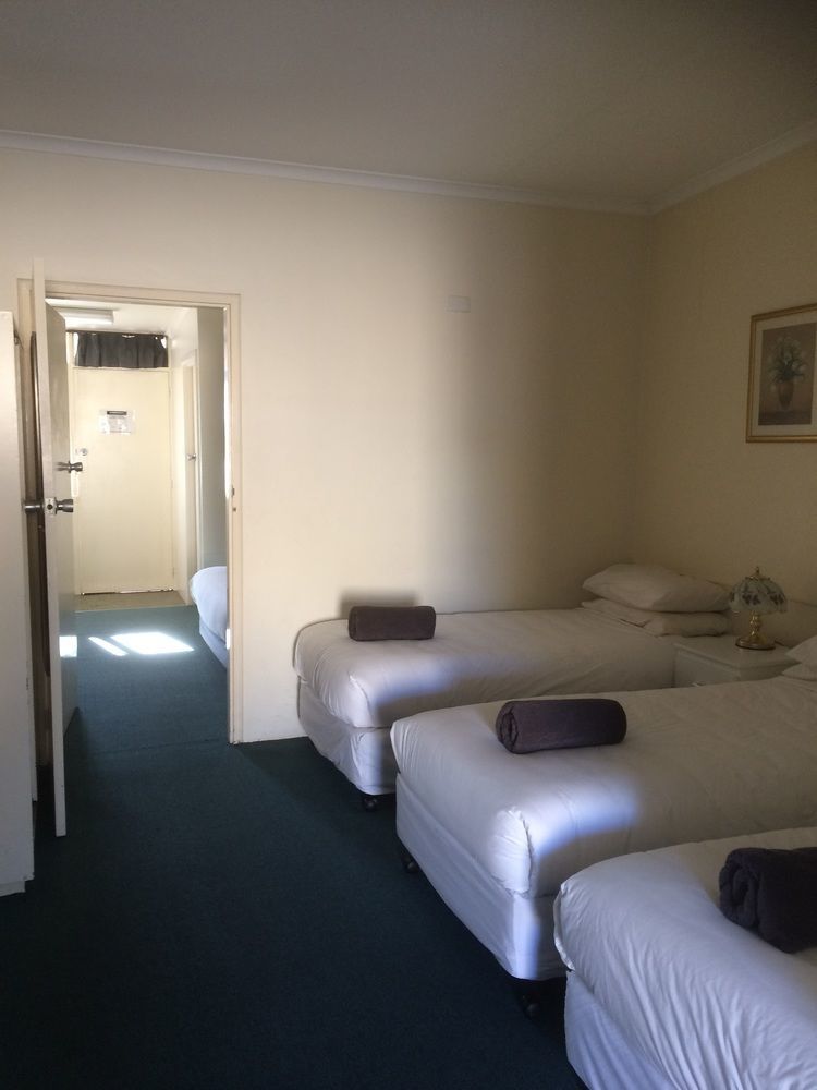 Abel Tasman Airport Motor Inn Launceston Bagian luar foto